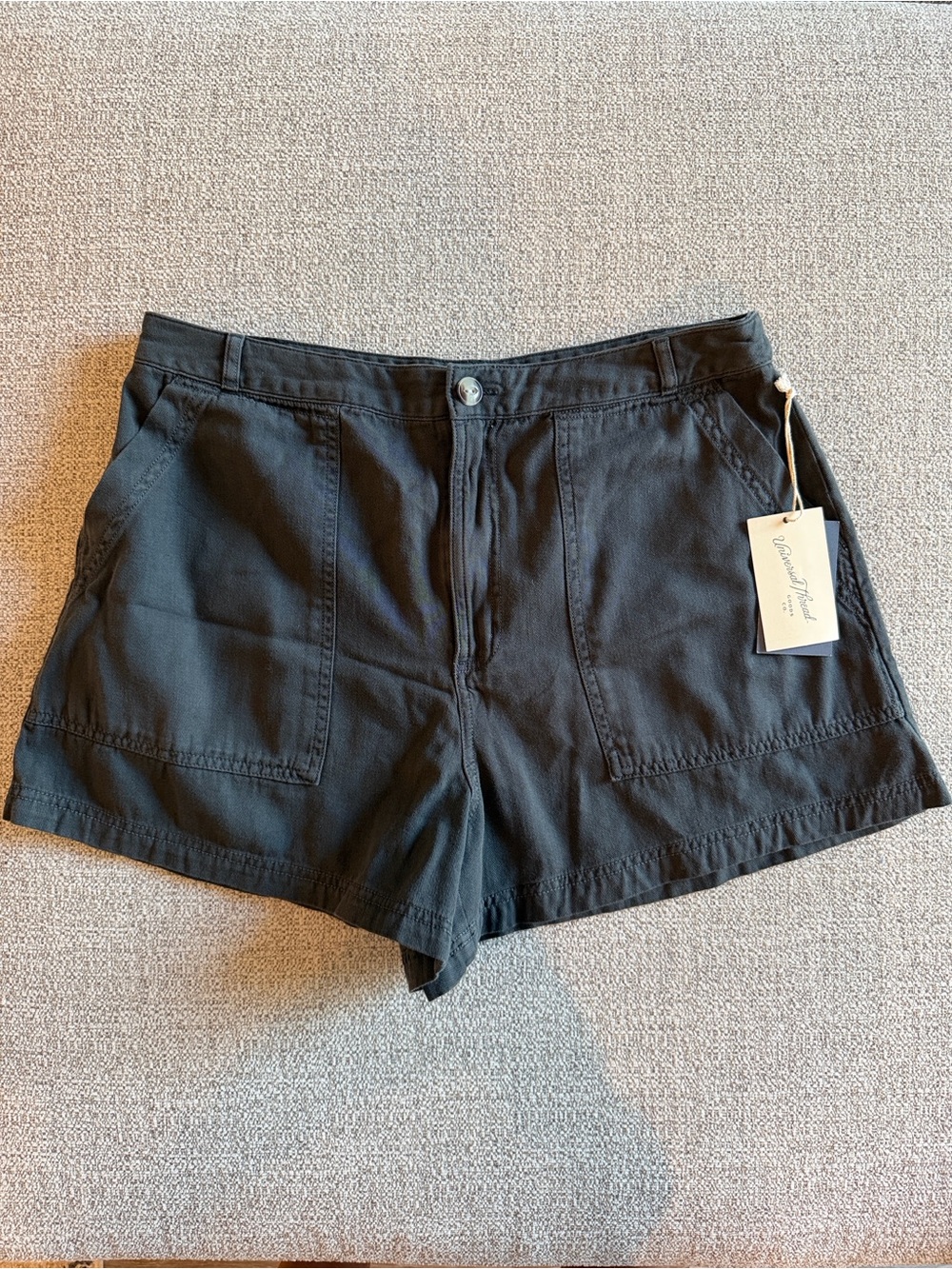 Universal Thread Women's Utility Shorts with Front Pockets NWT Dark Grey